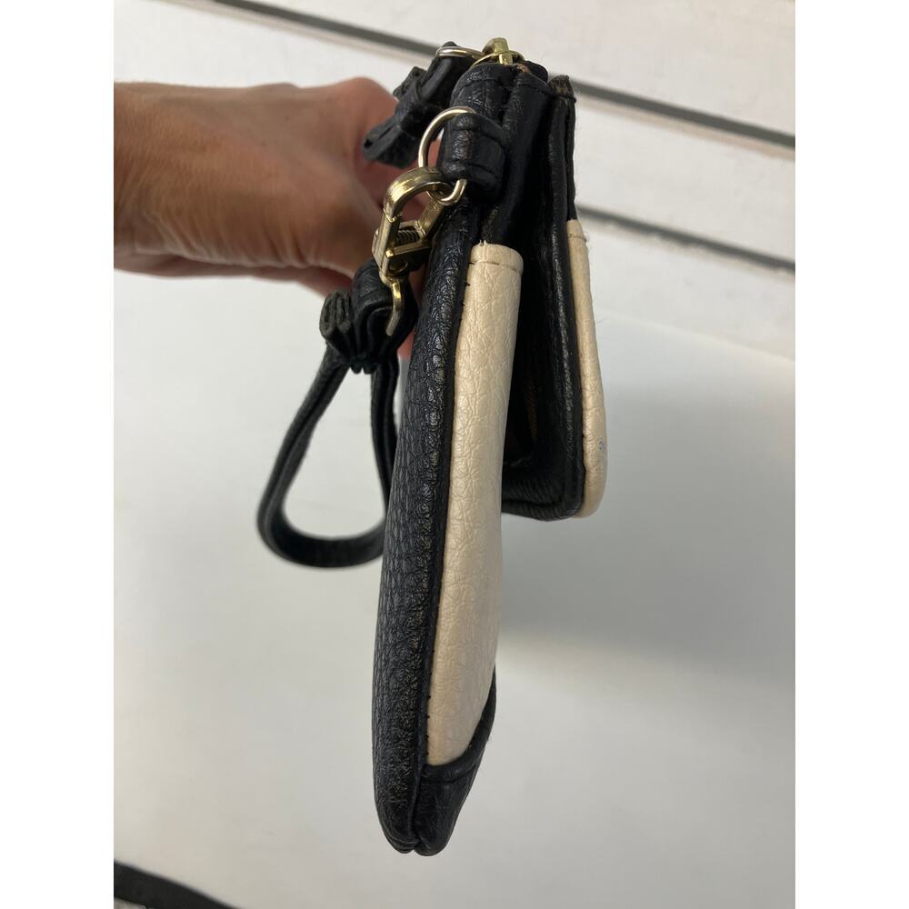 JESSICA SIMPSON BLACK, IVORY PVC LARGE WRISTLET - Picture 4 of 16